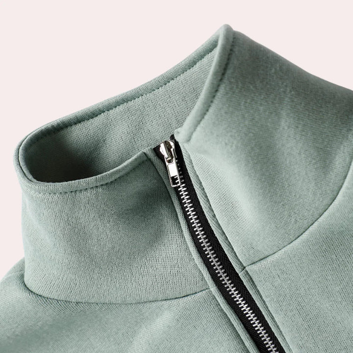 Trendy women's two-piece tracksuit set, offering comfort and style for a modern casual relaxed look.