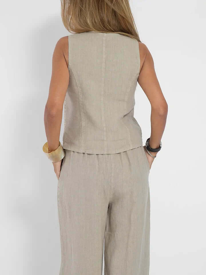 Women's chic vest and matching pants. Fashionable two-piece set, ideal for summer outfit style.