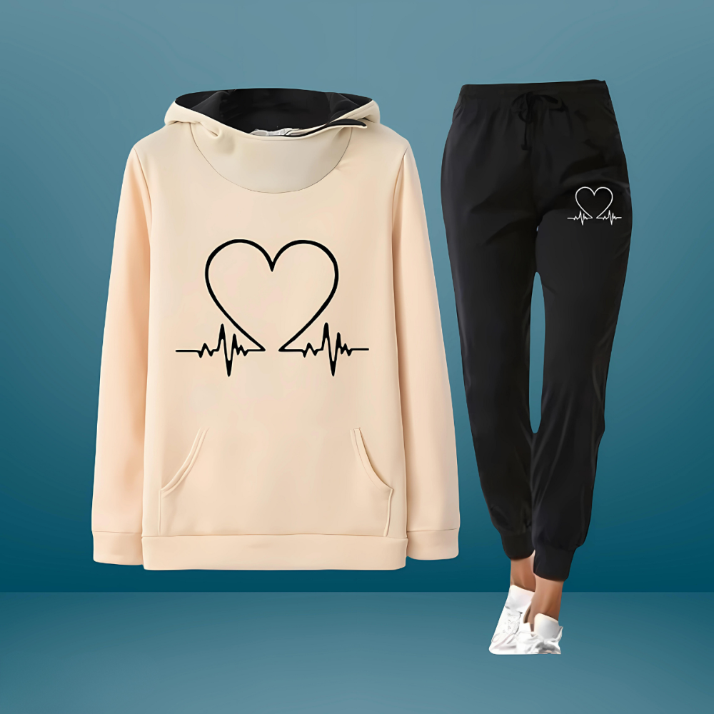 Women's complete ultra-soft comfort jogging set. Two-piece loungewear tracksuit for stylish, relaxed wear.