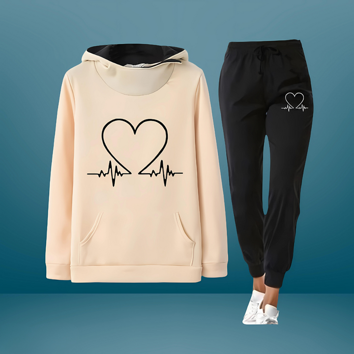 Women's complete ultra-soft comfort jogging set. Two-piece loungewear tracksuit for stylish, relaxed wear.