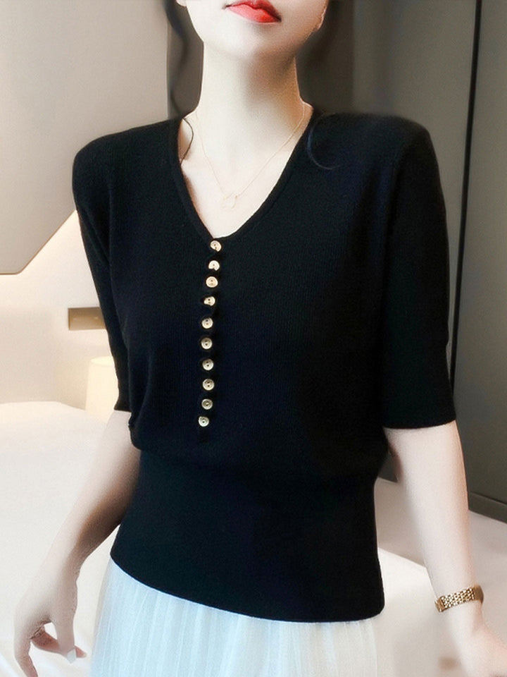 Fashionable women's V-neck button-up knitted top. Designed for maximum everyday comfort and stylish versatility.
