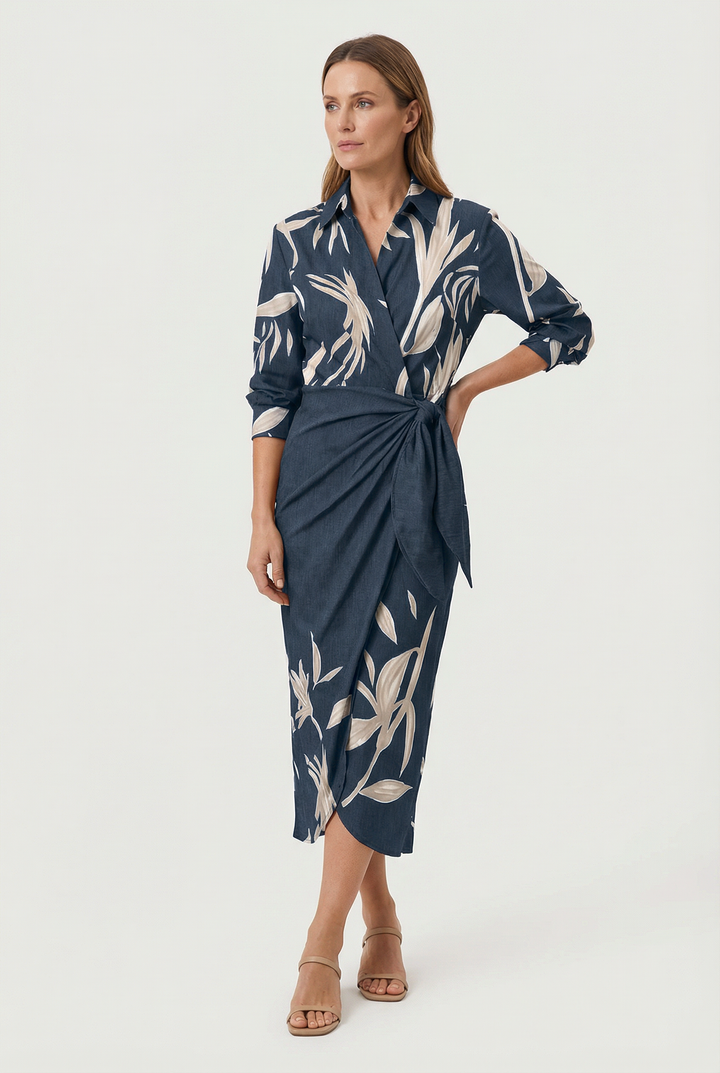 Casual V-neck midi dress with a chic adjustable tie waist for everyday style