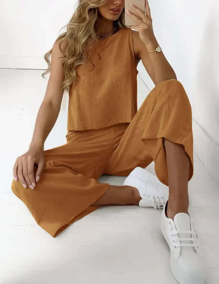 Women's versatile two-piece set, offering comfortable and elegant style for casual wear or loungewear.