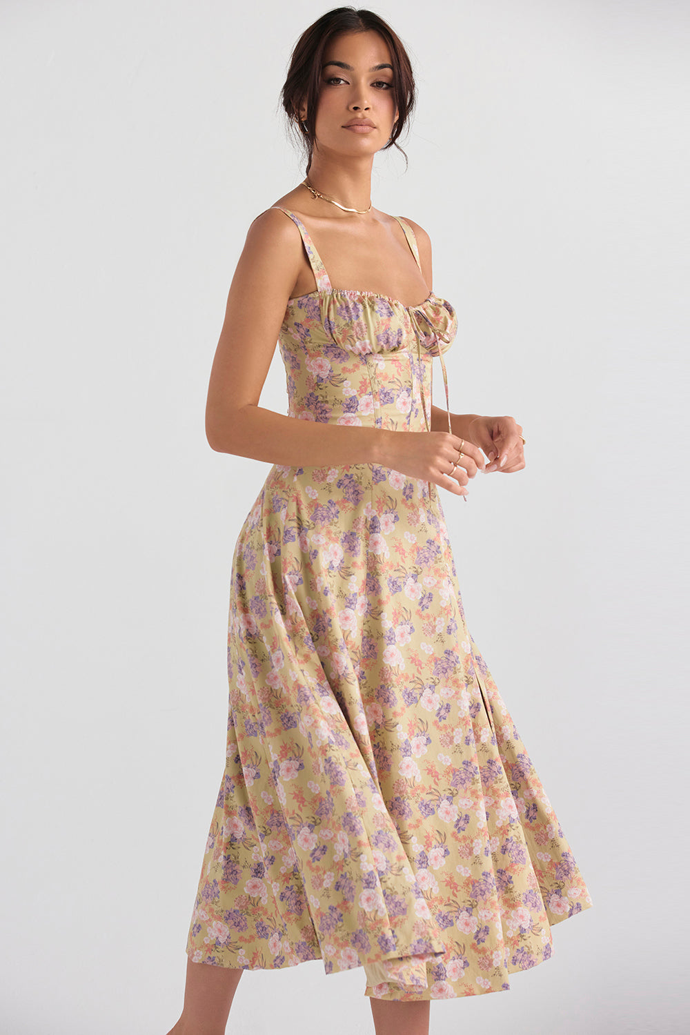 Sweetheart neck floral bustier midi dress, women's vibrant spring and summer style.