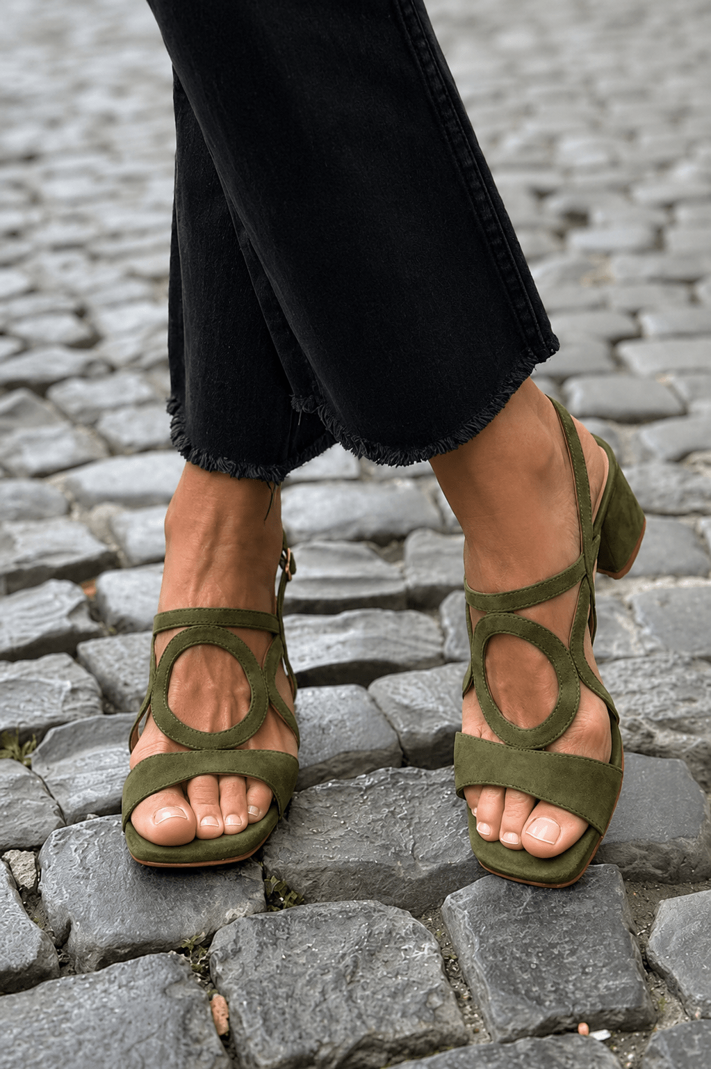 Versatile women's vibrant heeled sandals, ideal for summer elegance & comfort.