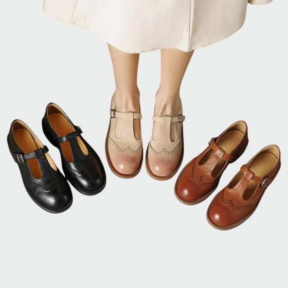 Elegant black vintage Mary Jane dress shoes for women, combining fashion and comfort with a classic strap.