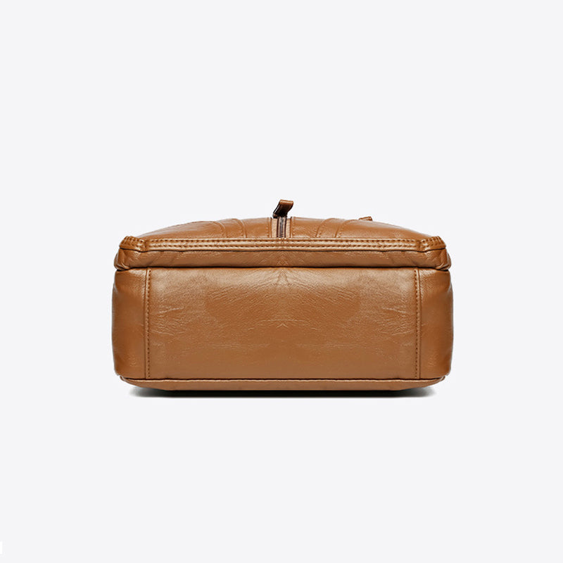 Women's vintage everyday shoulder bag. Relaxed design, a stylish and practical fashion accessory.