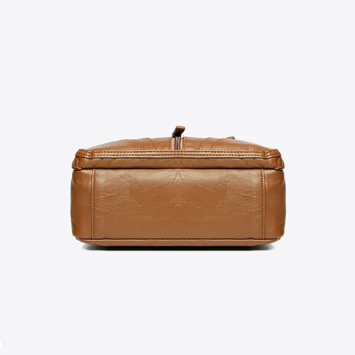 Women's vintage everyday shoulder bag. Relaxed design, a stylish and practical fashion accessory.
