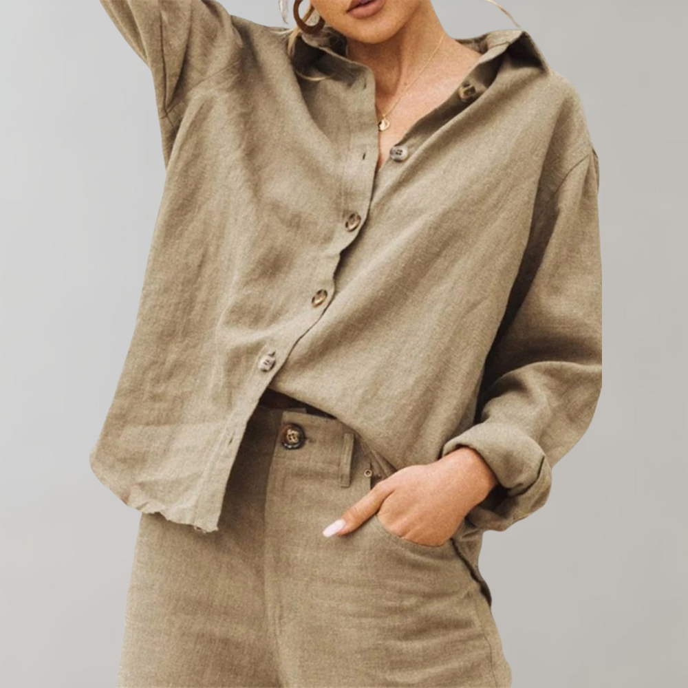 Oversized vintage style blouse for women, perfect for casual or workwear