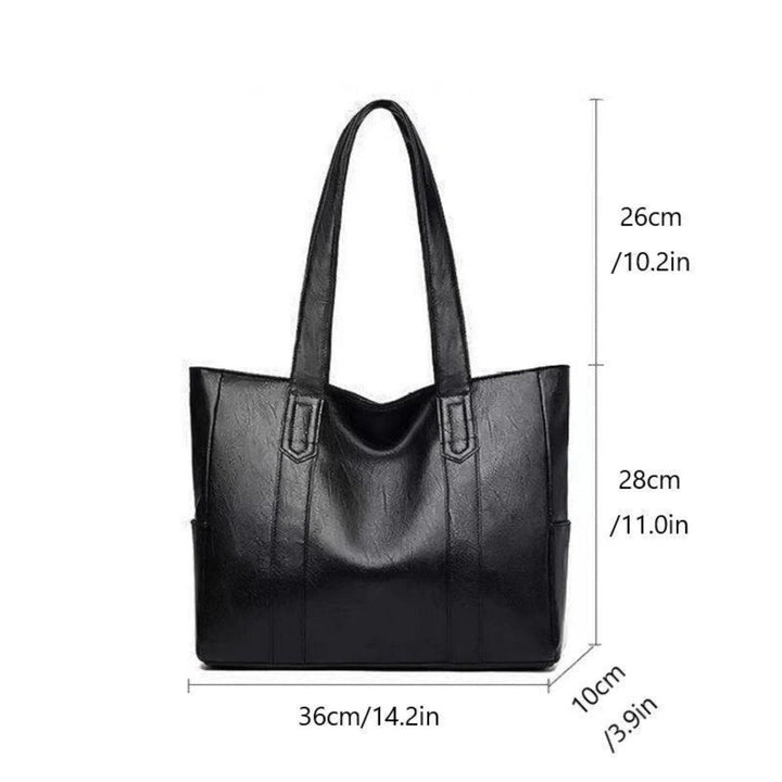 Timeless vintage shoulder bag for women. Classic, fashionable handbag and versatile accessory for everyday style.