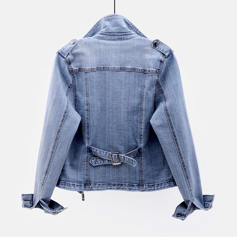 Timeless women's blue denim jacket, vintage-inspired for versatile casual and elegant outerwear. Spring & autumn.
