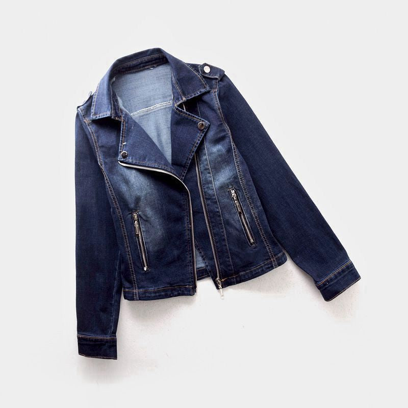 Elegant yet casual women's denim jacket in vintage blue. A versatile button-up outerwear for spring and autumn wear.