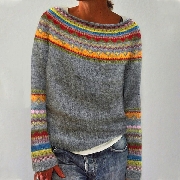 Elegant women's vintage knit jumper in a comfortable retro style, ideal for versatile autumn fashion.