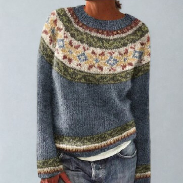 Soft women's vintage sweater, a comfortable and cozy retro knit top for stylish everyday wear.