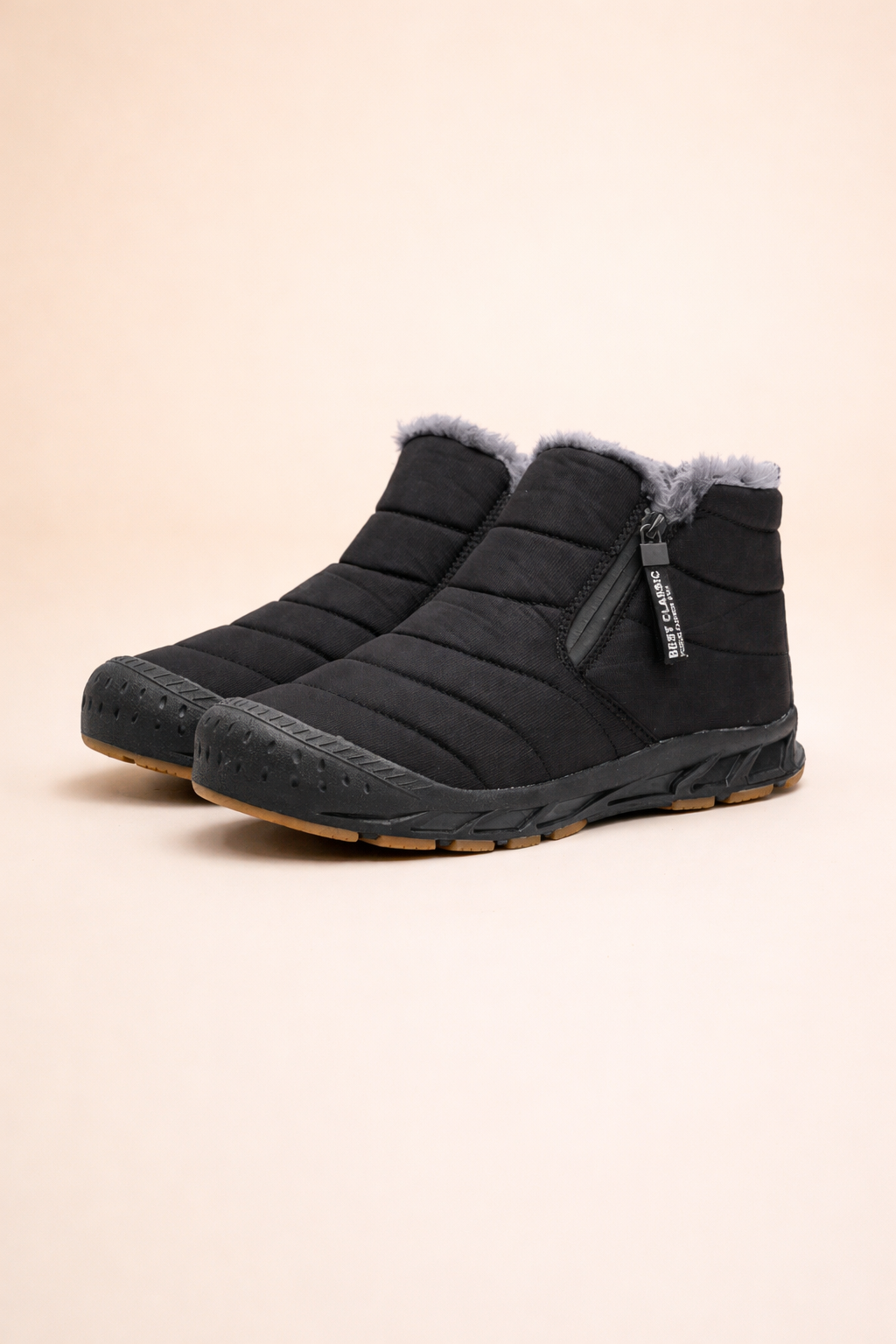 Chic women's winter footwear, these snow boots are ideal for staying warm and dry.