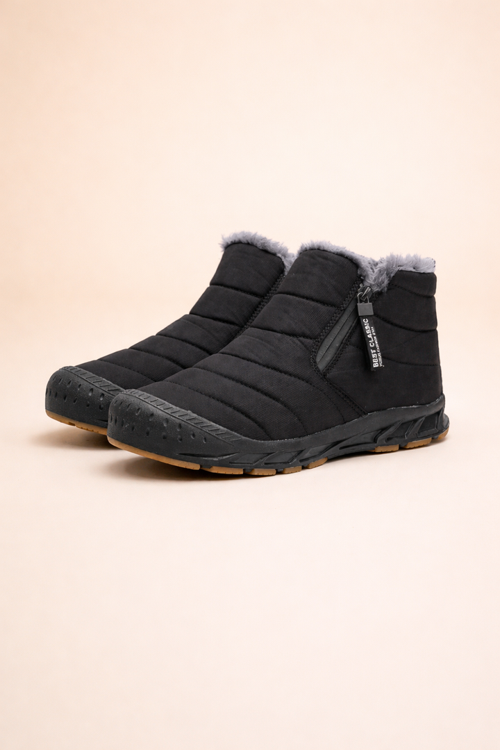 Chic women's winter footwear, these snow boots are ideal for staying warm and dry.