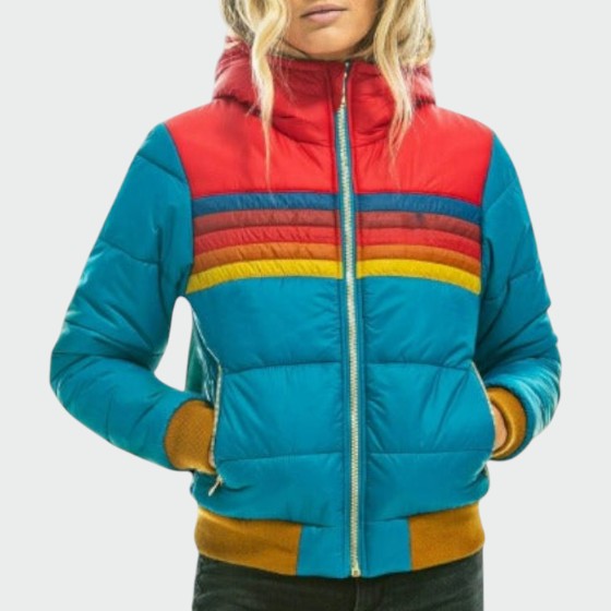 Stylish women's waterproof puffer jacket, ideal outerwear for warmth in cold winter conditions.