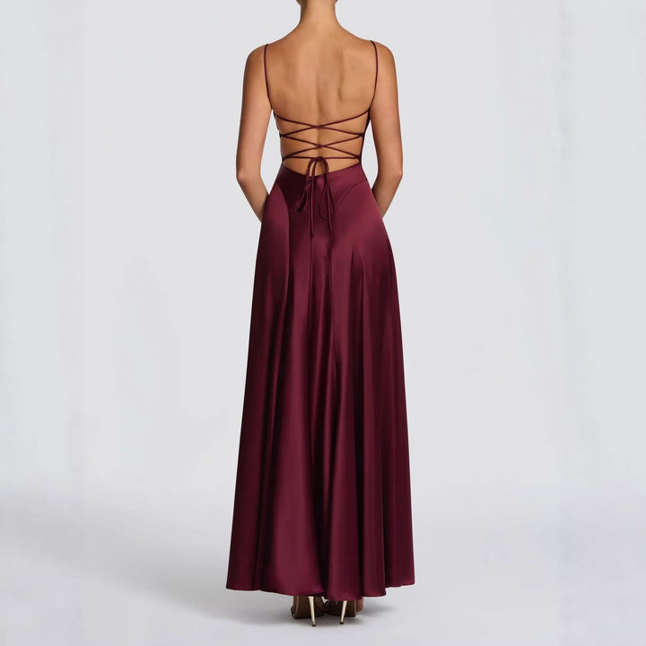 Floor-length women's wedding guest maxi dress. Formal elegant sweetheart neckline gown, perfect for evening events.