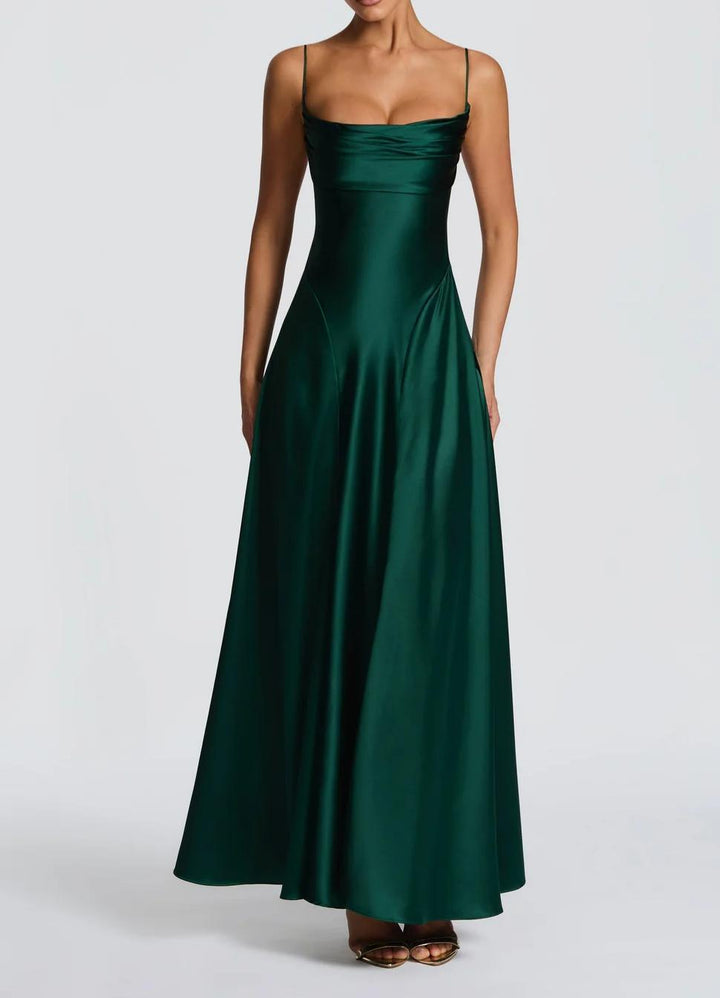 Flowing women's maxi dress with a sweetheart neckline, a stunning formal gown for wedding guests and elegant evenings.