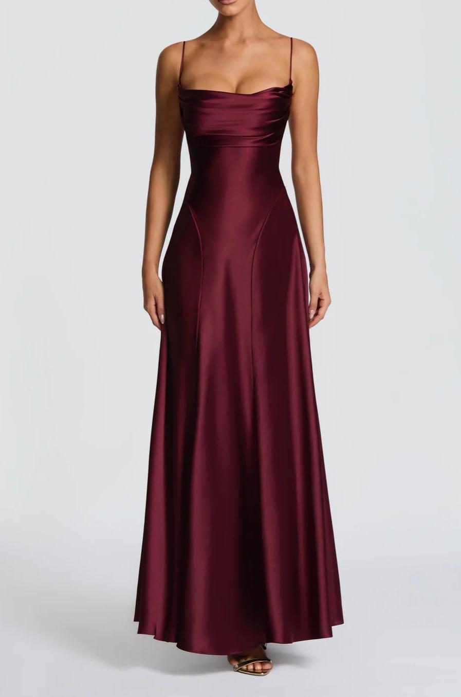 Strapless women's wedding guest maxi dress. Elegant formal gown with sweetheart neckline, ideal for special occasion parties.