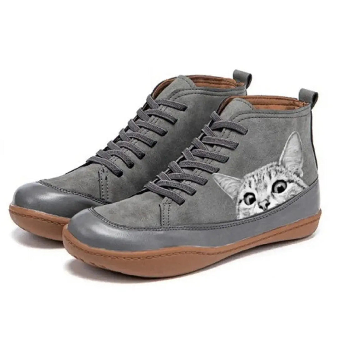 Casual autumn/winter women's high-top boots featuring a fun cat print and classic lace-up closure.