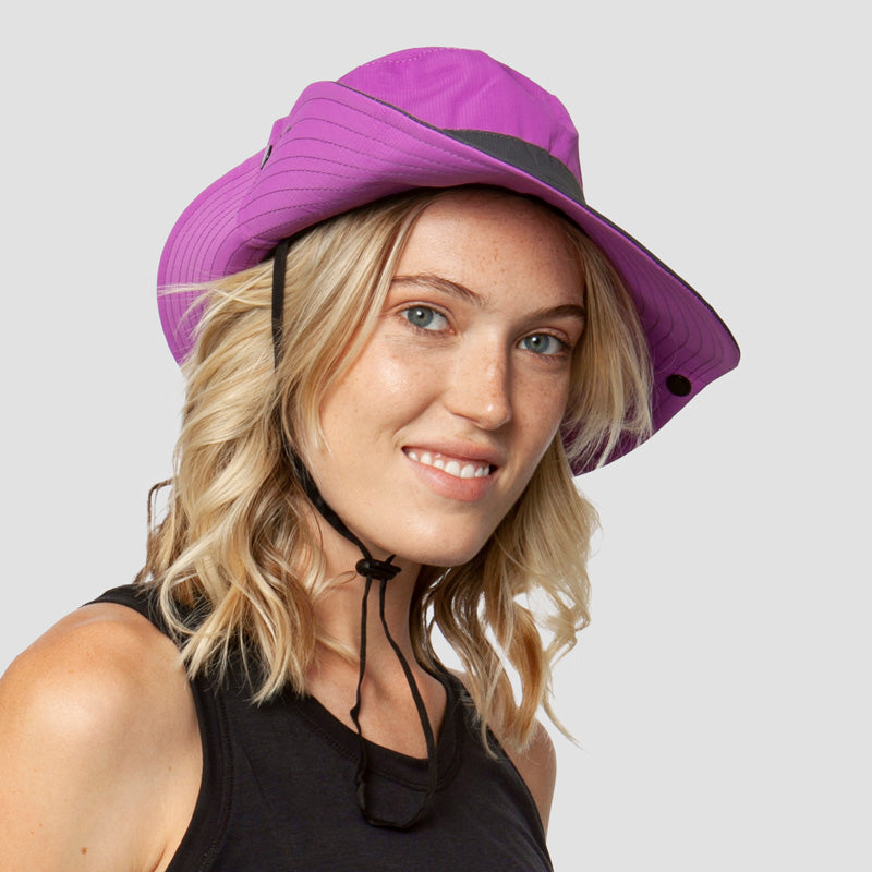 Essential women's summer sun hat, wide brim, UV protection, ponytail slot, adjustable for outdoor.