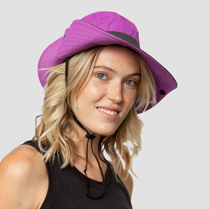 Essential women's summer sun hat, wide brim, UV protection, ponytail slot, adjustable for outdoor.